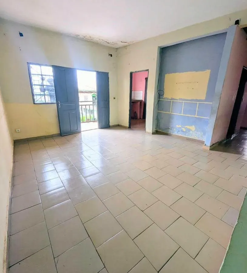 Appartement 2 chambres à louer à Total Ngousso