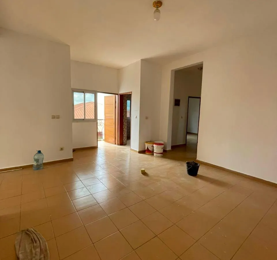 Appartement 2 chambres à louer à Titi Garage
