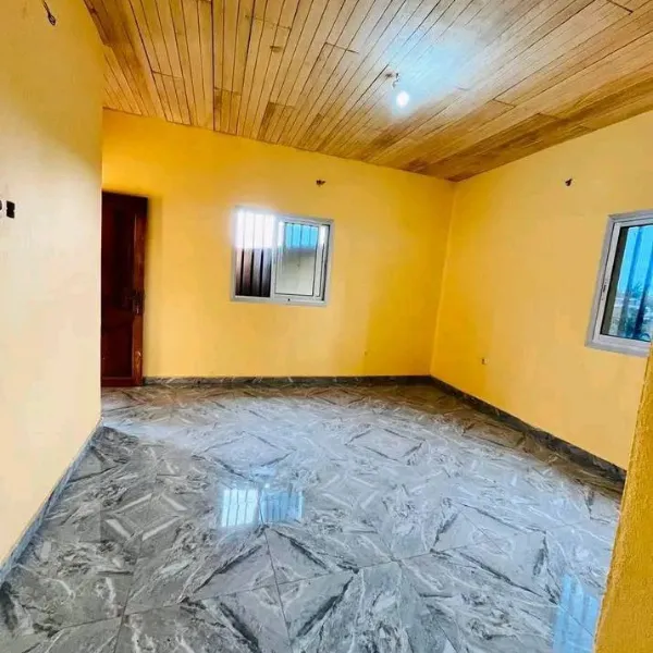 Studio moderne à louer à 75k à Mvog-Betsi
