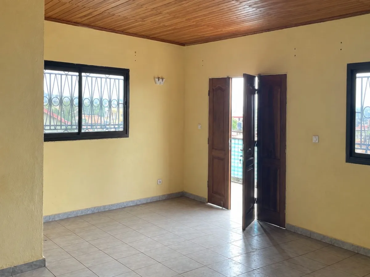 Bel appartement 3 chambres à louer près du carrefour TKC