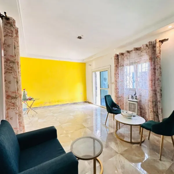 Studio individuel neuf avec balcons à louer à Damas Edzoa