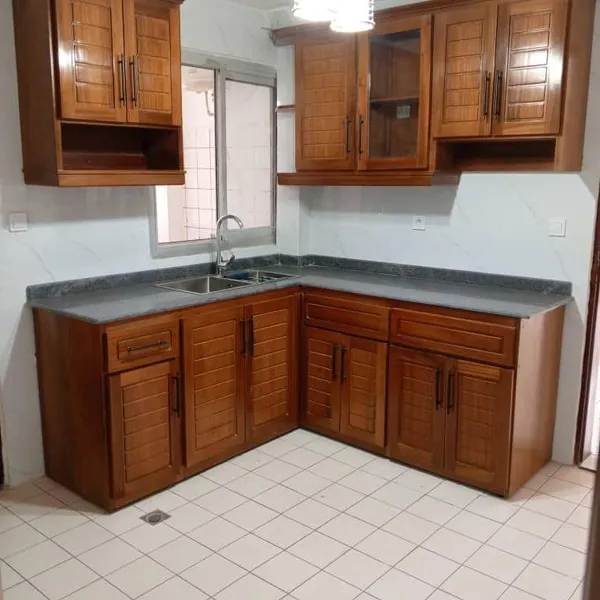 Appartement moderne 2 chambres à louer à Bastos