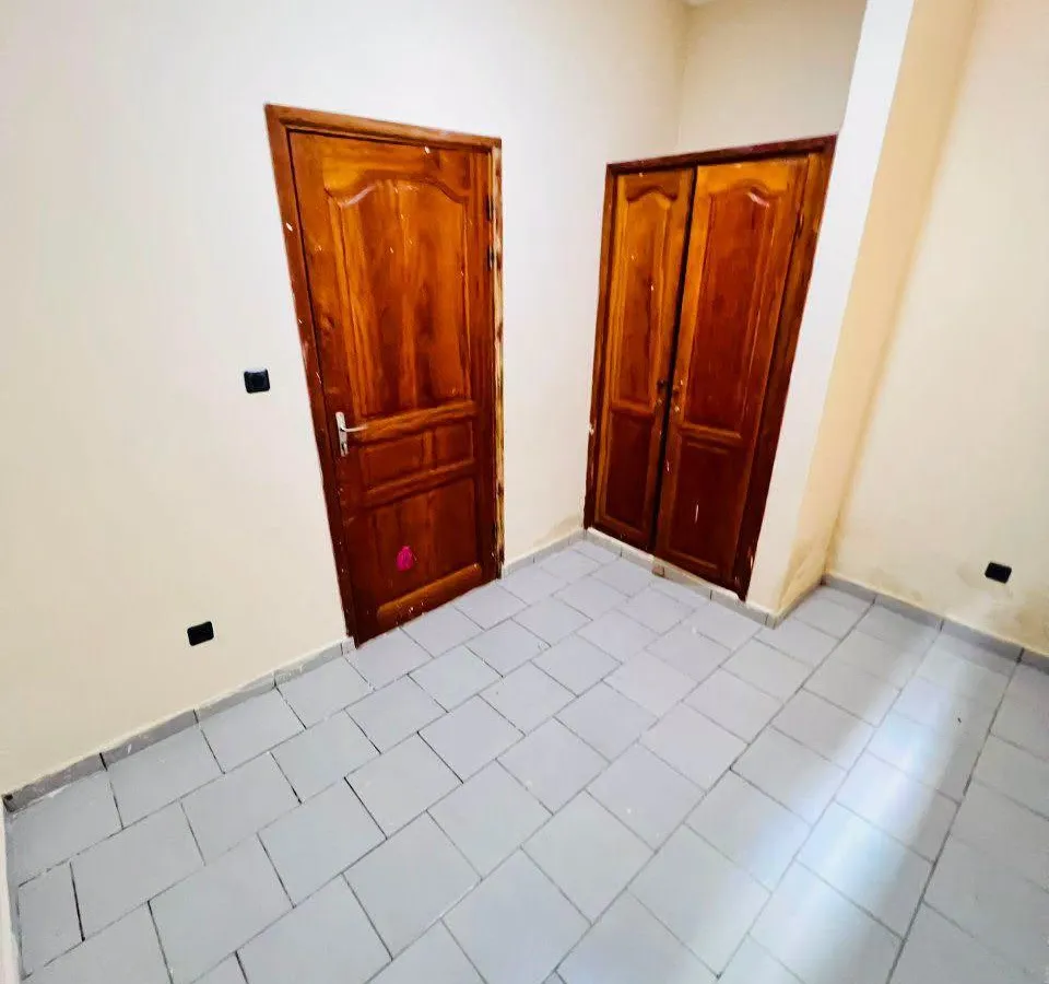 Appartement moderne 2 chambres à louer à Nkozoa