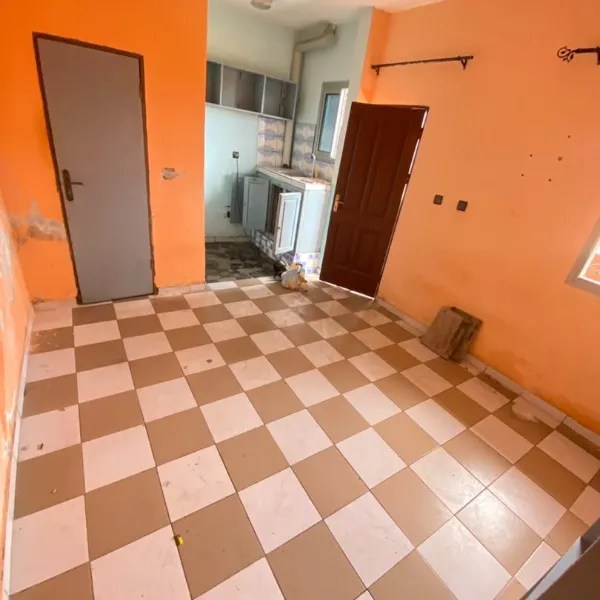 Chambre moderne à louer à Nouvelle Route Nkolbisson