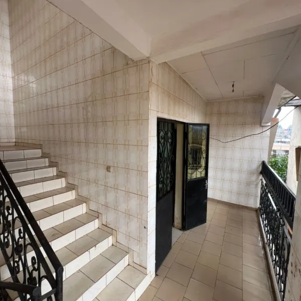 Appartement 2 chambres avec parking à louer à Tradex éleveur