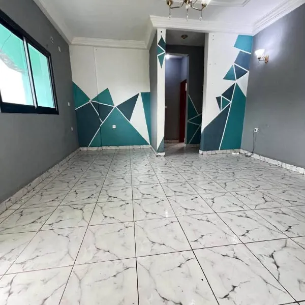 Vaste appartement moderne à louer à Logbessou