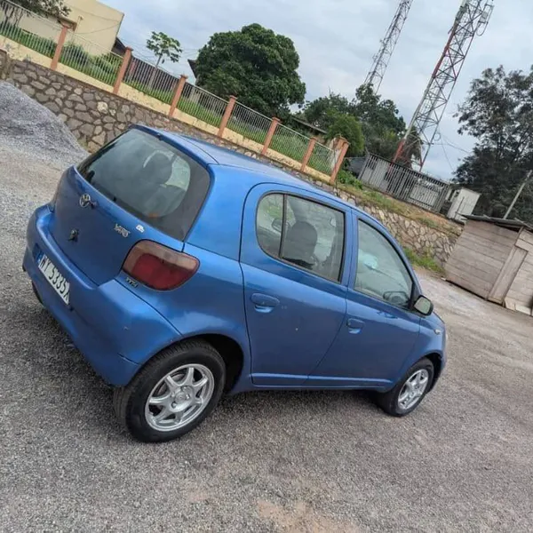 Toyota Yaris VVT-i 2003 à vendre à Yaoundé