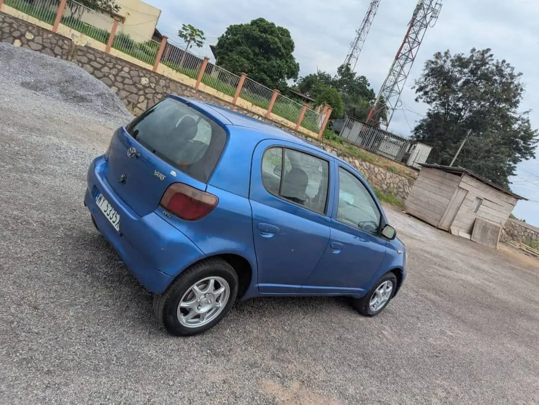Toyota Yaris VVT-i 2003 à vendre à Yaoundé