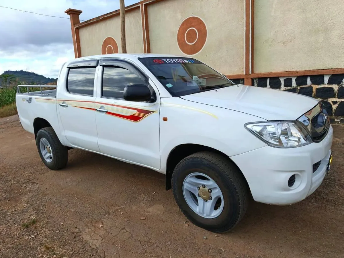Toyota Hilux Double Cabine 4x4 Diesel 2012 à vendre à Yaoundé
