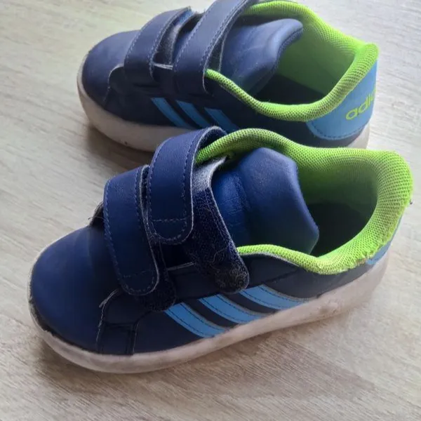 Basket enfant taille 27