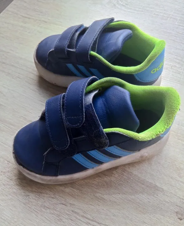 Basket enfant taille 27