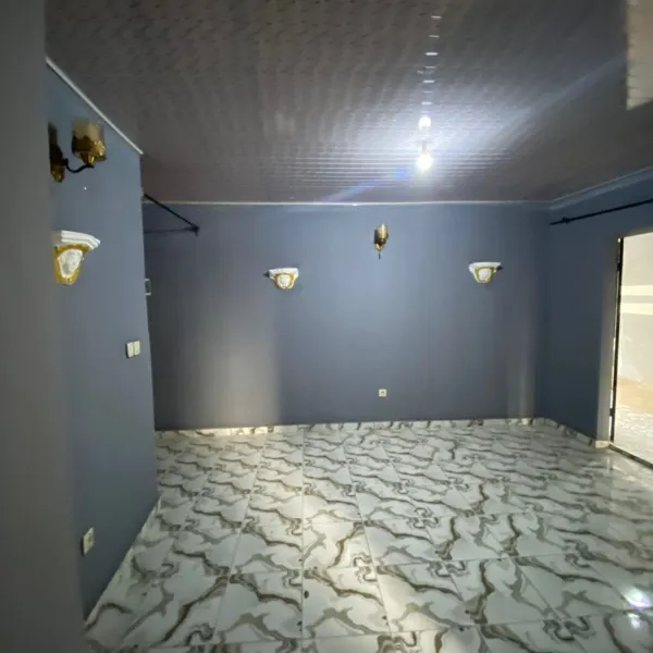 Studio moderne à louer à Messassi