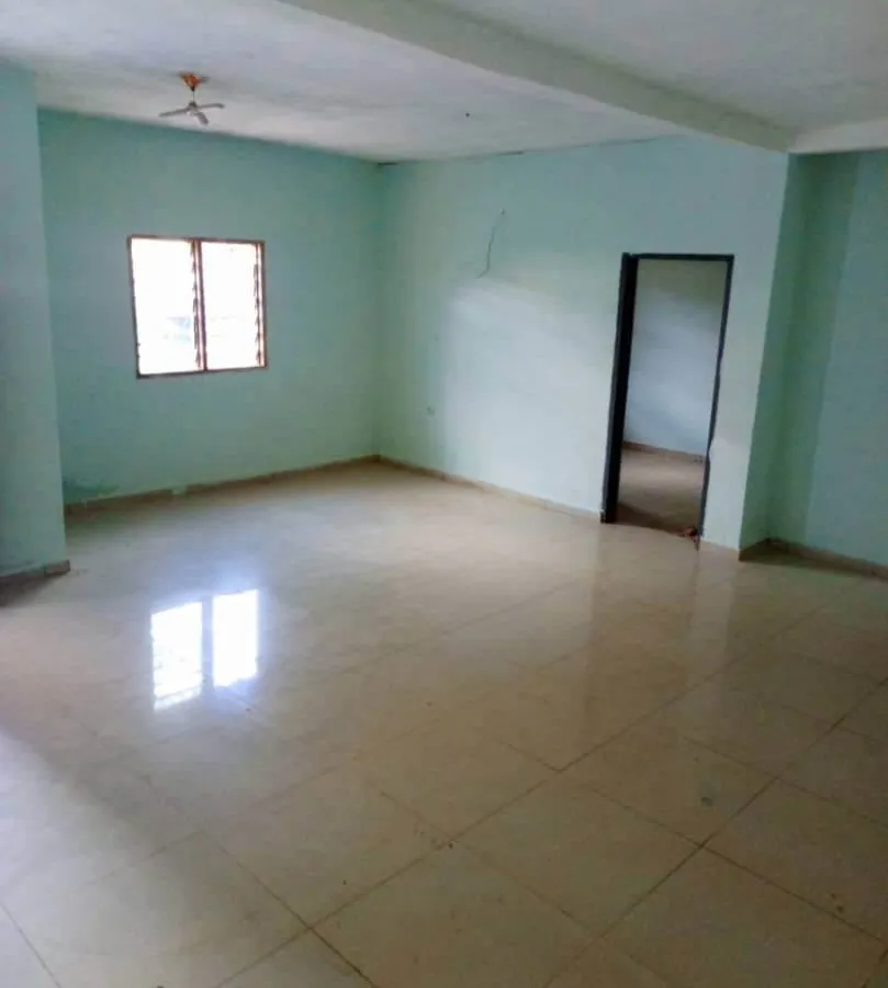 Appartement 3 chambres à louer à Nkolmesseng