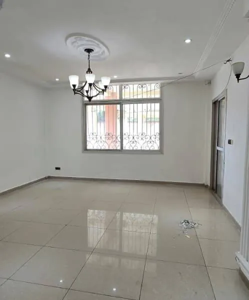 Appartement haut standing 2 chambres à louer à Bastos