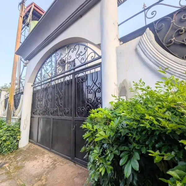 Appartement individuel 2 chambres à louer 65k à Nkolfoulou