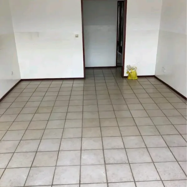 Appartement 2 chambres avec balcon à louer à Nlongkak