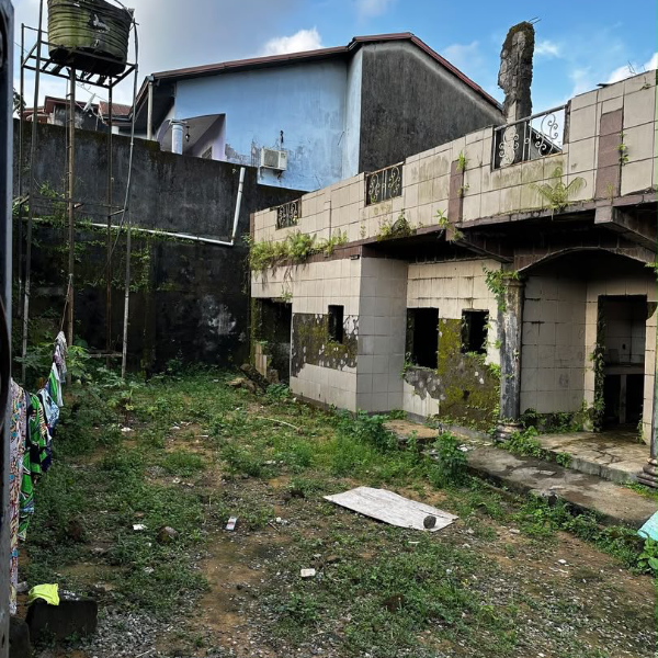 Terrain titré de 975 m² à vendre à Logpom Mbangos