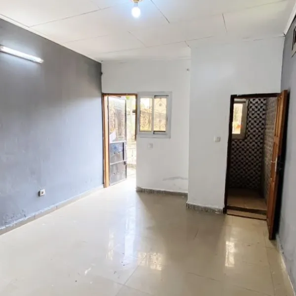 Studio moderne à louer à Jouvence