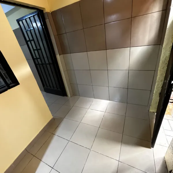 Studio moderne à louer à Nkolmesseng