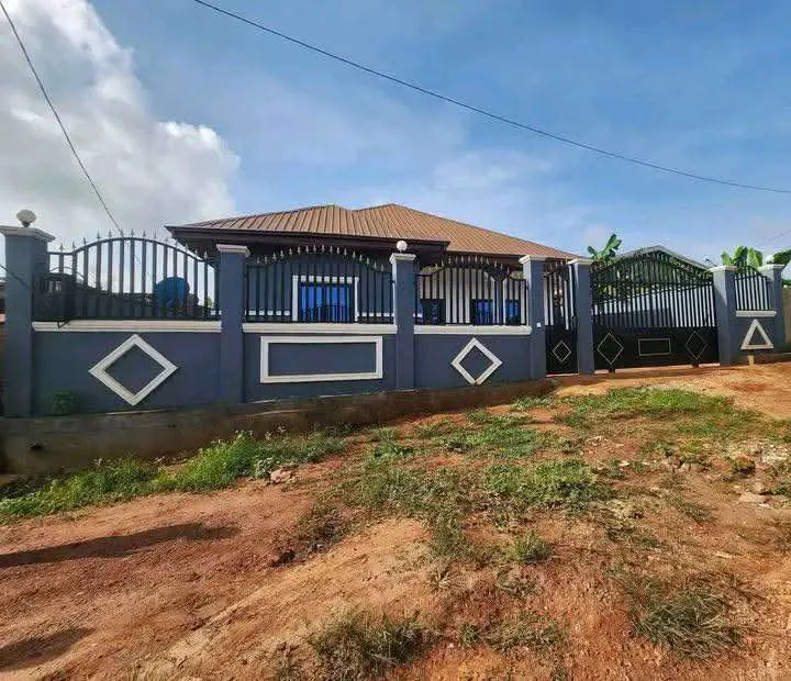 Villa titrée à vendre à Nkolfoulou