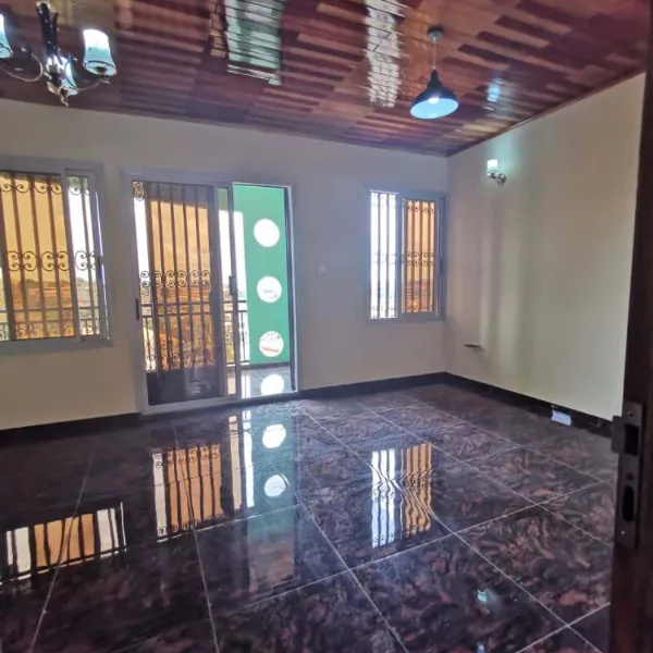 Appartement à louer à Ngousso Santa Lucia