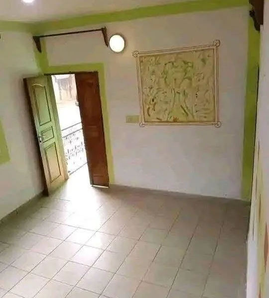 Appartement à louer en Nkoabang face chapelle Nkolo