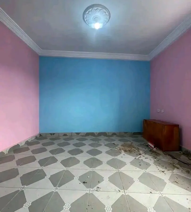 Chambre moderne à louer à Bonaberi Ndobo