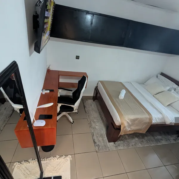 Chambre d'hôtes Cité SIC Japoma - Clim, Wifi, Netflix
