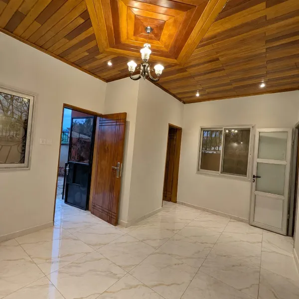 Studio moderne à louer à Obobogo