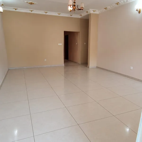 Villa 3 chambres à louer à Ngousso Confort