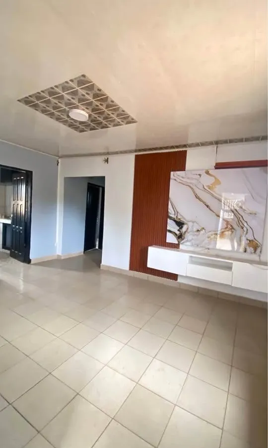 Appartement moderne à louer à Odza petit marché