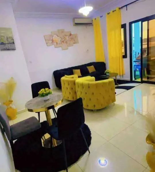 Beau Studio meublé à Bata Nlongkak bordure de route principale
