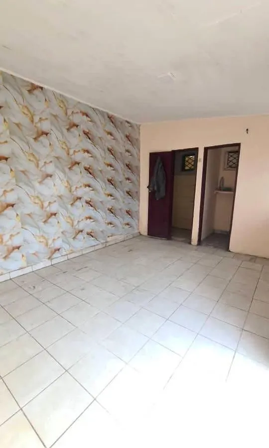 Chambre moderne à louer à Logbessou