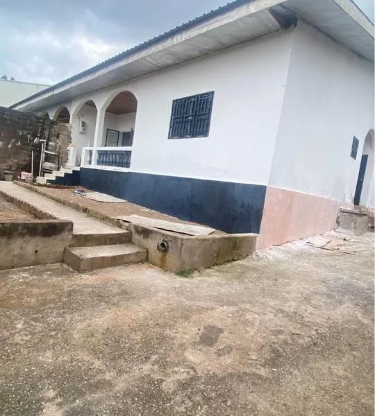 Villa à louer à Odza Dispensaire