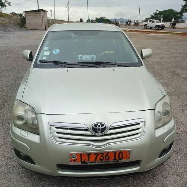 Toyota Avensis "Tête de Cochon" à vendre à Yaoundé