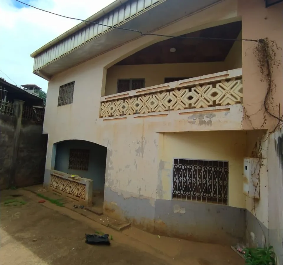 Duplex à louer à Ngousso