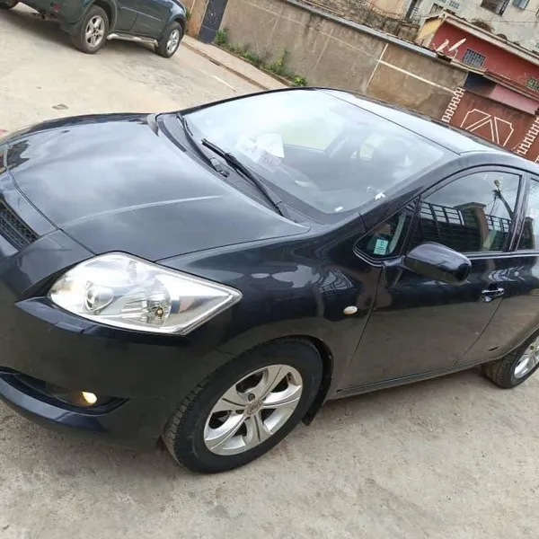 Toyota Auris VVT-i d'Europe à vendre à Yaoundé