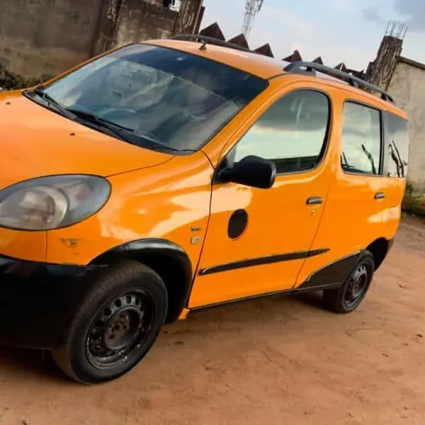 Toyota Yaris Verso 2002 à vendre à Yaoundé