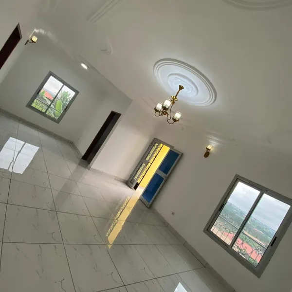 Appartement haut standing 2 chambres à louer à Odza