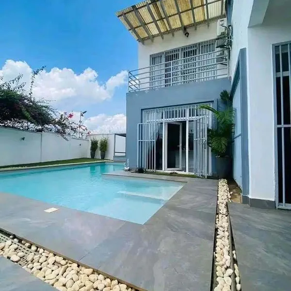 Duplex meublé à louer à Odza Nkolda