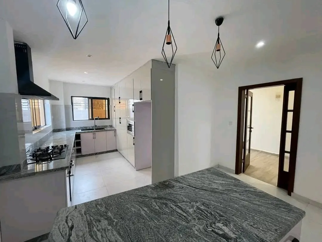 Duplex R+1 Haut Standing avec Studio à Yassa