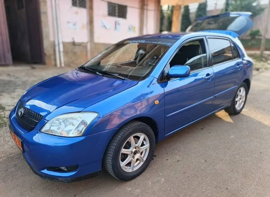 Toyota Corolla 115 VVT-i 2005 à vendre à Yaoundé