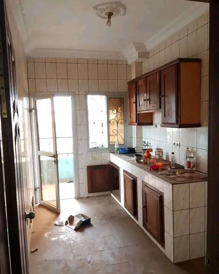 Appartement à louer à Emana (avec eau chaude, gardien, forage et parking)
