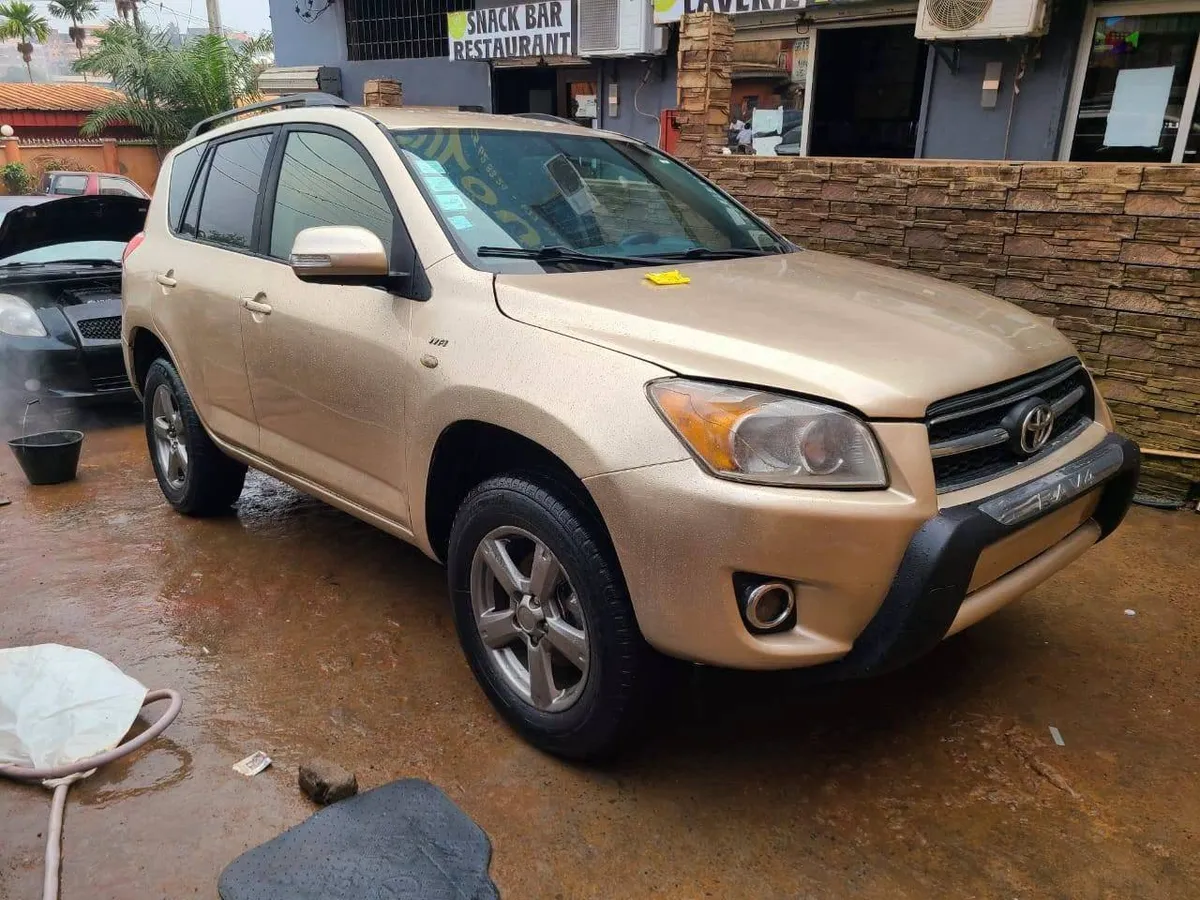 Toyota RAV4 2008 à vendre à Yaoundé