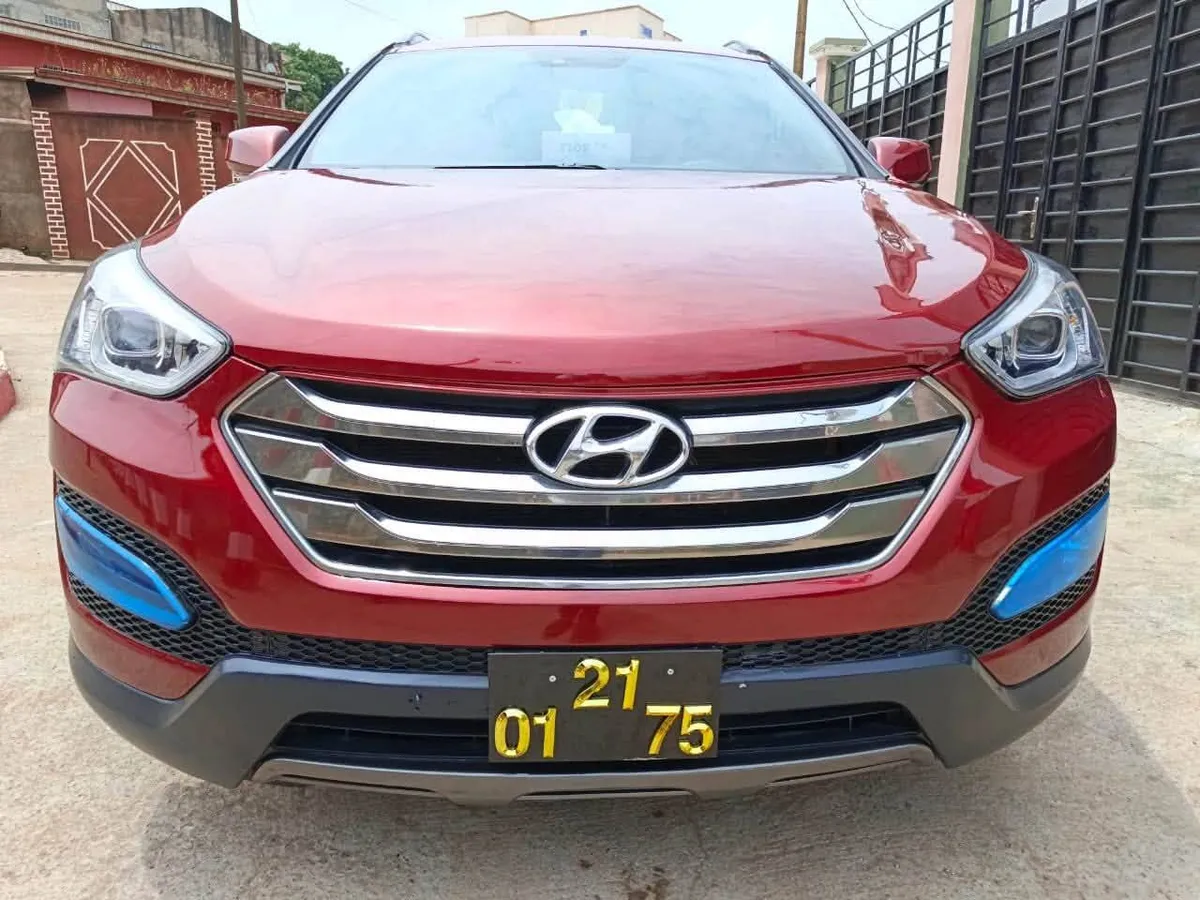 Hyundai Santa Fe 2015 à vendre à Yaoundé